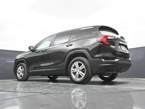 Used 2024 GMC Terrain SLE FWD image 38