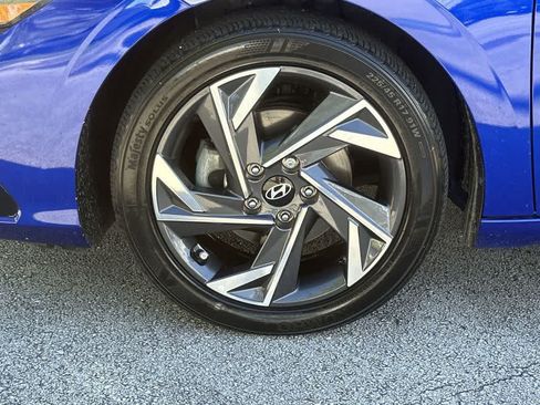 Used 2024 Hyundai Elantra SEL w/ Convenience Package FWD image 10