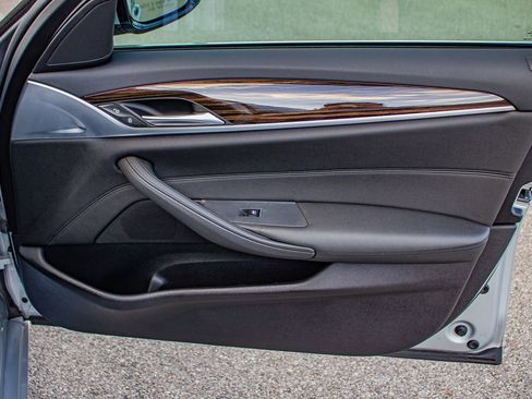 Used 2019 BMW 530i xDrive w/ Premium Package image 20