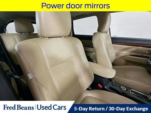 Used 2014 Mitsubishi Outlander SE image 31