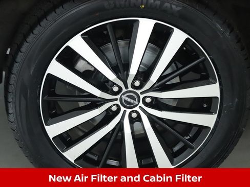 Certified 2024 Nissan Pathfinder Platinum AWD/4WD image 14