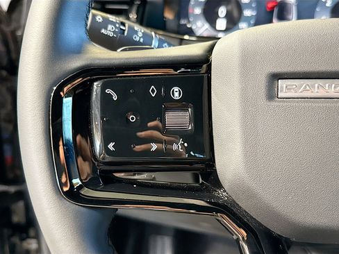 Used 2025 Land Rover Range Rover Evoque Dynamic SE image 37