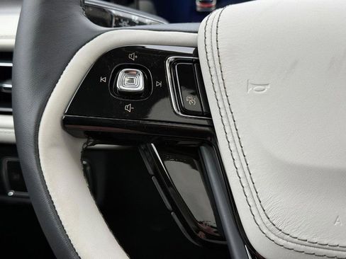 New 2026 Lincoln Aviator AWD image 10