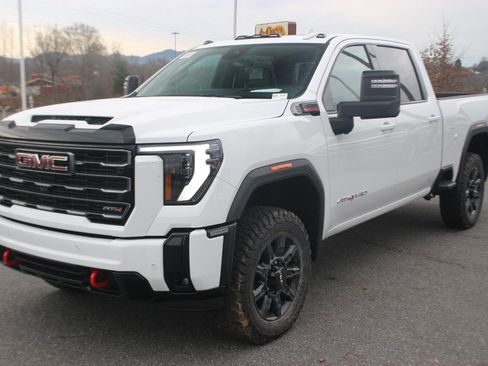 New 2026 GMC Sierra 2500 AT4 w/ AT4 Premium Plus Package image 3