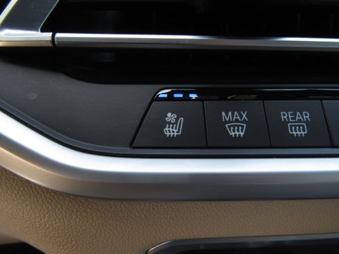 Used 2021 BMW X7 xDrive40i w/ Executive Package AWD/4WD image 23