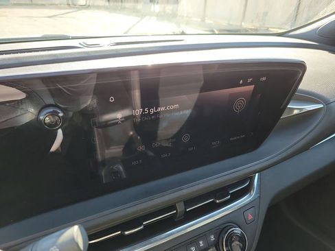 Used 2024 Buick Envista Preferred w/ Convenience II Package image 29