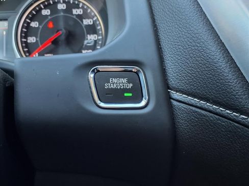 Used 2023 GMC Acadia SLT image 32