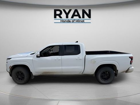 Used 2022 Nissan Frontier SV w/ Technology Package AWD/4WD image 6