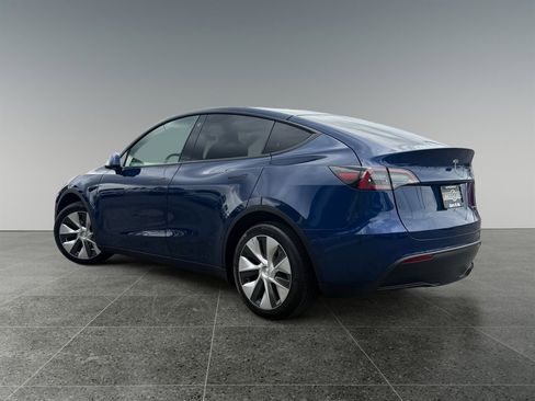 Used 2021 Tesla Model Y Long Range AWD/4WD image 3