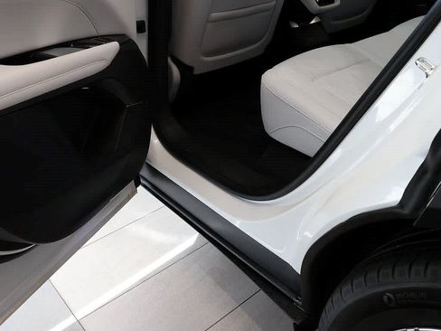 Used 2024 Cadillac Lyriq Luxury w/ LPO, Floor Liner Package AWD/4WD image 27