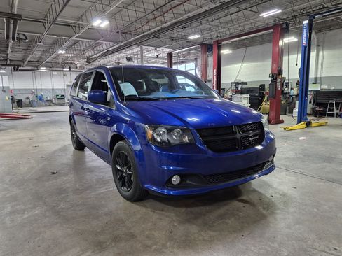 Used 2019 Dodge Grand Caravan SXT FWD image 13
