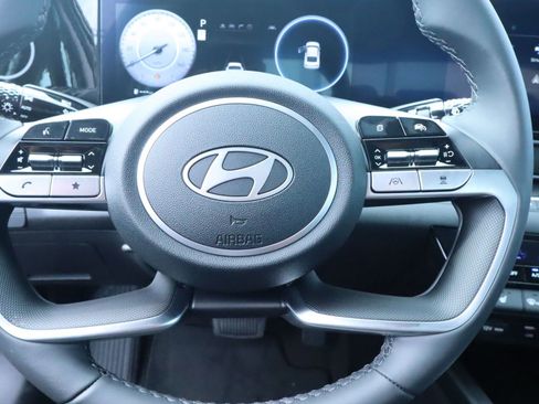 New 2025 Hyundai Elantra Limited image 10