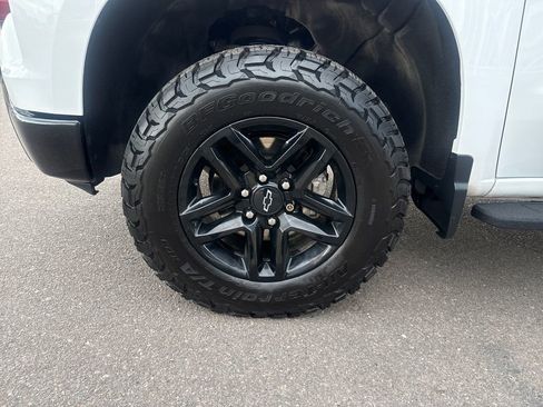 Used 2023 Chevrolet Silverado 1500 LT Trail Boss w/ Convenience Package II AWD/4WD image 26