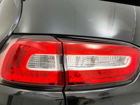 Used 2015 Jeep Cherokee Limited w/ Trailer Tow Group FWD image 25