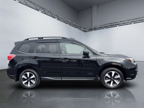 Used 2018 Subaru Forester 2.5i Limited AWD/4WD image 3