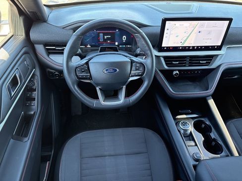 Used 2025 Ford Explorer ST-Line w/ ST-Line Street Pack image 12