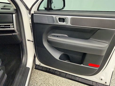 Used 2025 Hyundai Santa Fe SEL FWD image 24