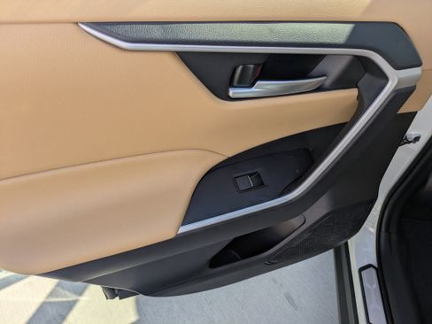 Certified 2025 Toyota RAV4 XLE image 15