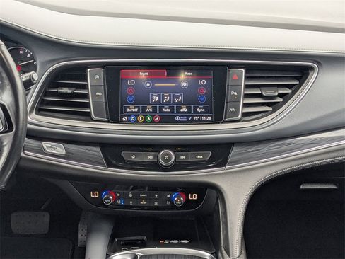 Used 2024 Buick Enclave Premium image 16