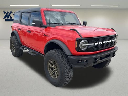 Used 2024 Ford Bronco Badlands image 9