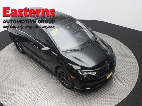 Used 2024 Honda Odyssey Sport image 3