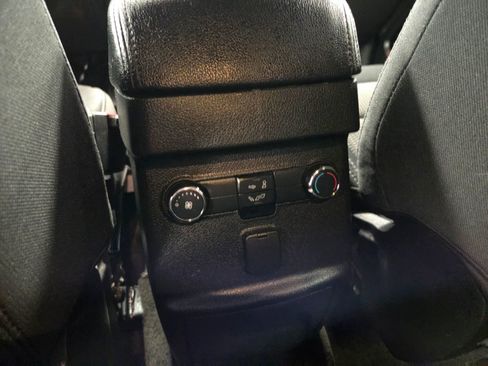 Used 2018 Ford Explorer XLT w/ Equipment Group 201A image 46