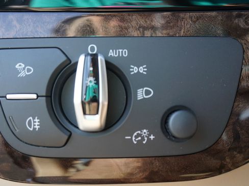 Used 2017 Audi Q7 3.0T Premium Plus image 28