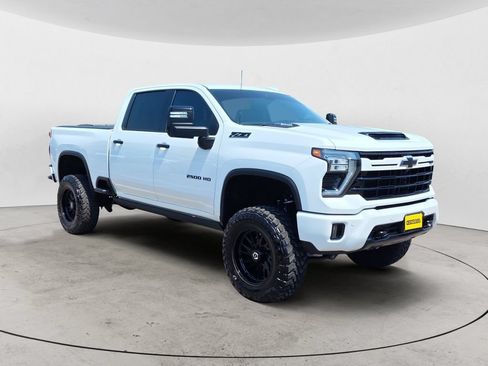 Used 2024 Chevrolet Silverado 2500 LTZ w/ LTZ Plus Package AWD/4WD image 3