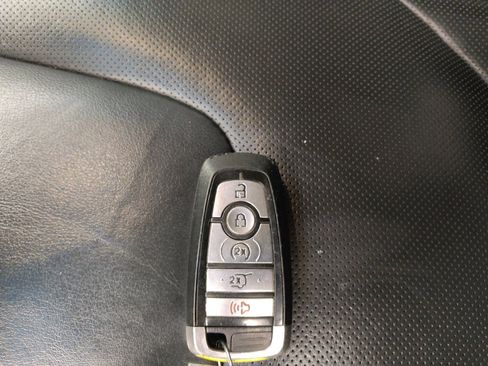 Used 2020 Ford Edge Titanium w/ Equipment Group 301A FWD image 32