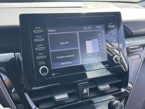 Used 2024 Toyota Camry LE image 7