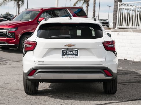 New 2026 Chevrolet Trax LT w/ Driver Confidence Package image 6