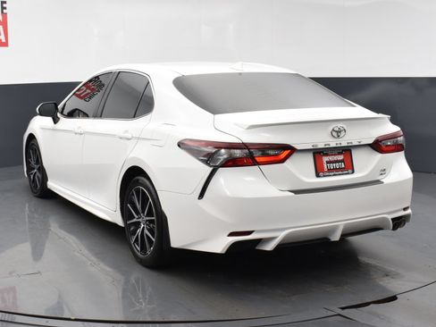 Used 2024 Toyota Camry SE w/ Cold Weather Package AWD/4WD image 3