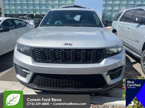 Used 2024 Jeep Grand Cherokee Altitude AWD/4WD image 2