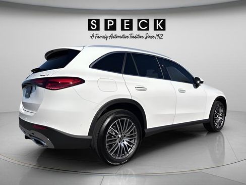 Used 2024 Mercedes-Benz GLC 300 4MATIC image 5