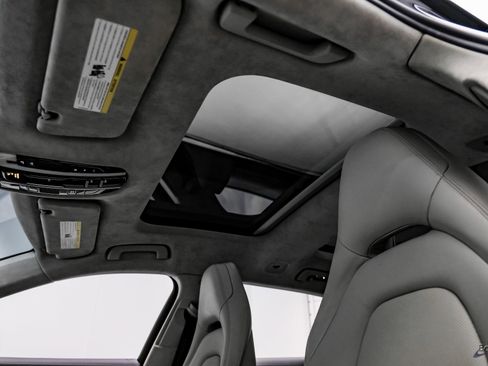 Used 2018 Porsche Panamera Turbo Sport Turismo image 35