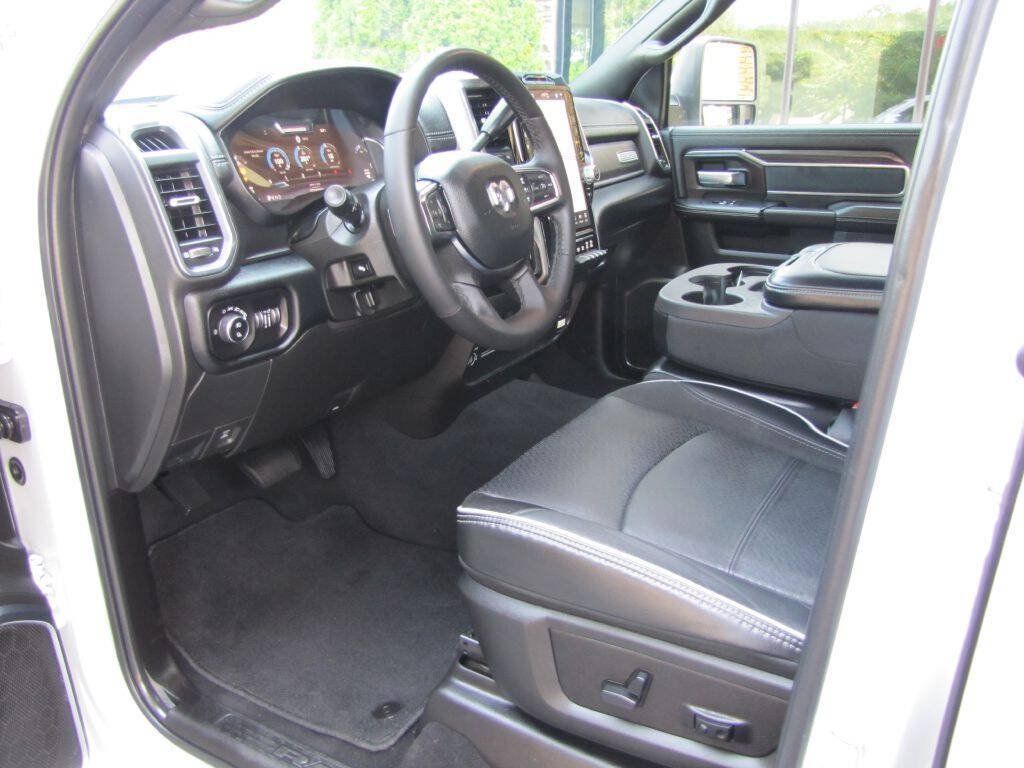 Used 2026 RAM 2500 Laramie AWD/4WD image 13