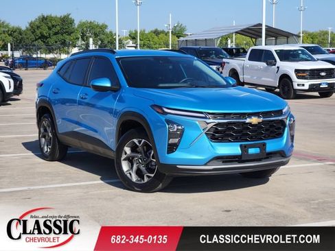 Used 2026 Chevrolet Trax LT w/ LT Convenience Package FWD image 1