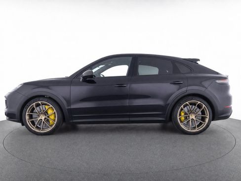 Certified 2022 Porsche Cayenne Turbo GT AWD/4WD image 6