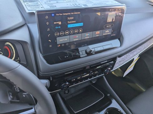 New 2026 Nissan Rogue Platinum w/ Platinum Premium Package AWD/4WD image 14