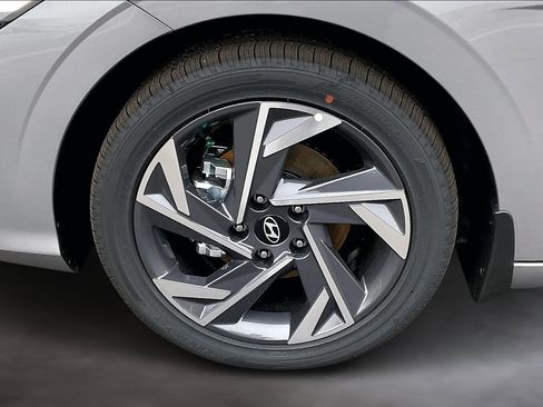 New 2026 Hyundai Elantra Limited image 13