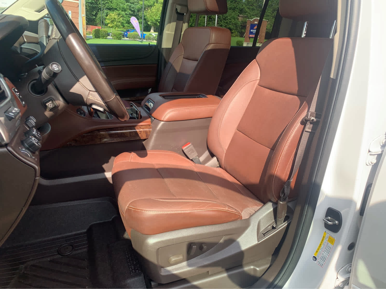 Used 2018 Chevrolet Suburban Premier AWD/4WD image 13