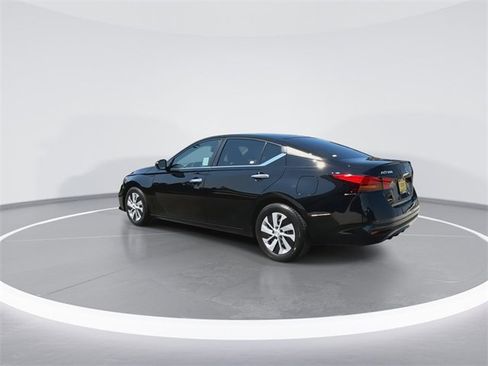 Used 2022 Nissan Altima 2.5 S image 6
