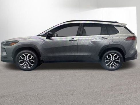 Used 2026 Toyota Corolla Cross SE image 2