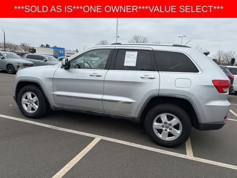 Used 2011 Jeep Grand Cherokee Laredo w/ Security & Convenience Group image 26