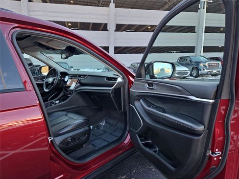 Used 2021 Jeep Grand Cherokee L Limited w/ MOPAR Finishing Package image 29