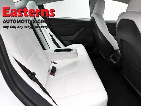 Used 2023 Tesla Model 3 Standard Range image 17