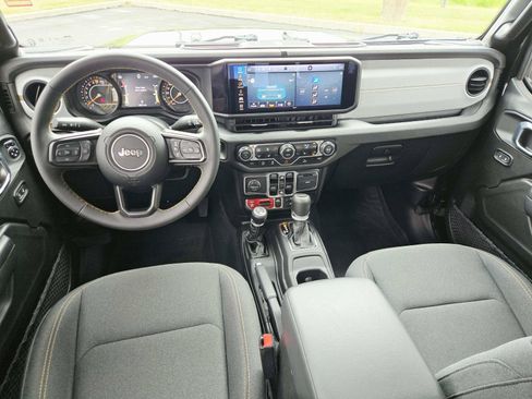 Used 2024 Jeep Gladiator Sport AWD/4WD image 10