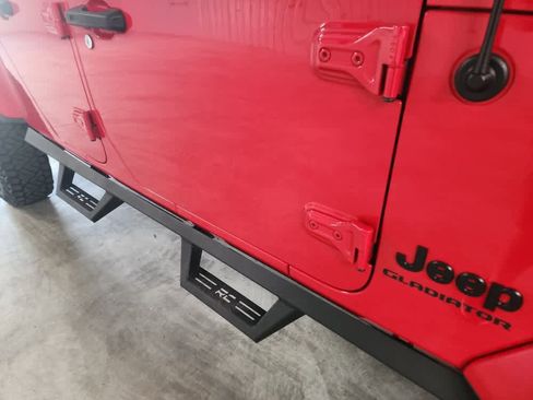 Used 2022 Jeep Gladiator Sport image 18