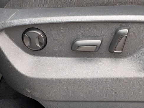 Used 2019 Volkswagen Tiguan SEL AWD/4WD image 16