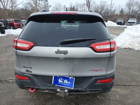 Used 2016 Jeep Cherokee Trailhawk w/ Leather Interior Group image 8